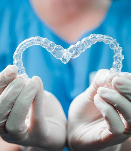 Allineatori trasparenti Invisalign®